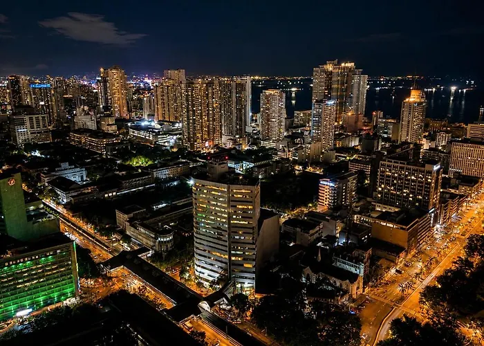 Modern With Luneta View, Near Schools, Etc Apartment