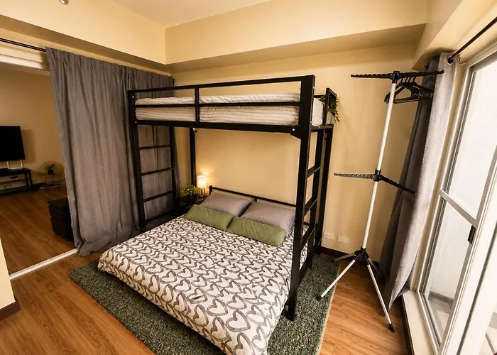 Modern With Luneta View, Near Schools, Etc Apartment